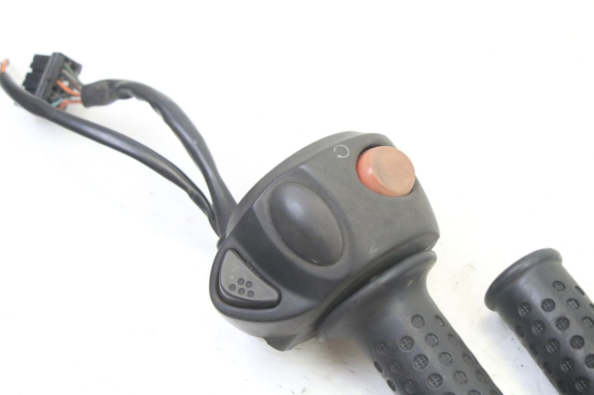 photo de RECHTS STUURSCHAKELAAR GILERA NEXUS 125 (2009 - 2013) - Detail van het onderdeel