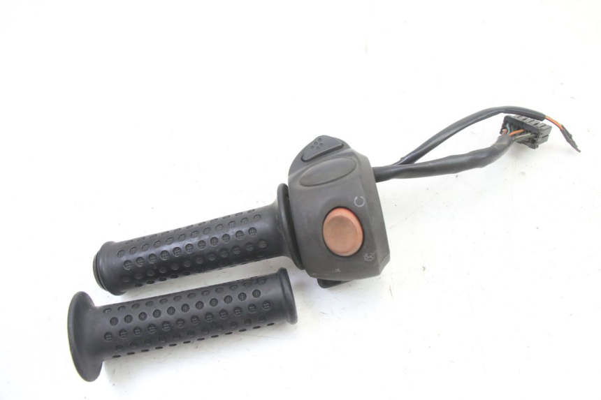 photo de RECHTS STUURSCHAKELAAR GILERA NEXUS 125 (2009 - 2013) - Andere kijkhoek