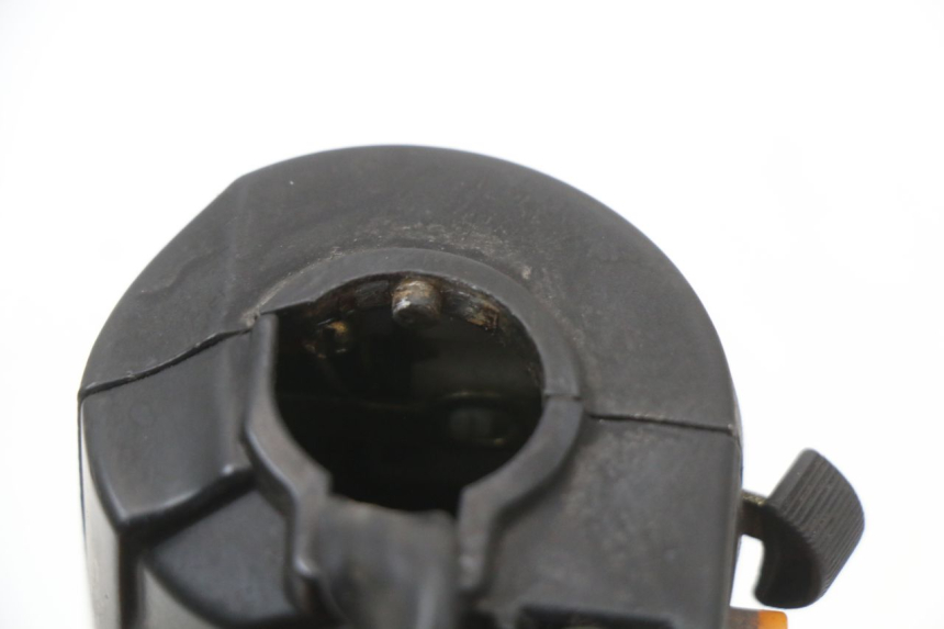 photo de RECHTER STUURSCHAKELAAR JM MOTORS OLDIES 4T 50 (2010 - 2020) - Bevestigingspunten