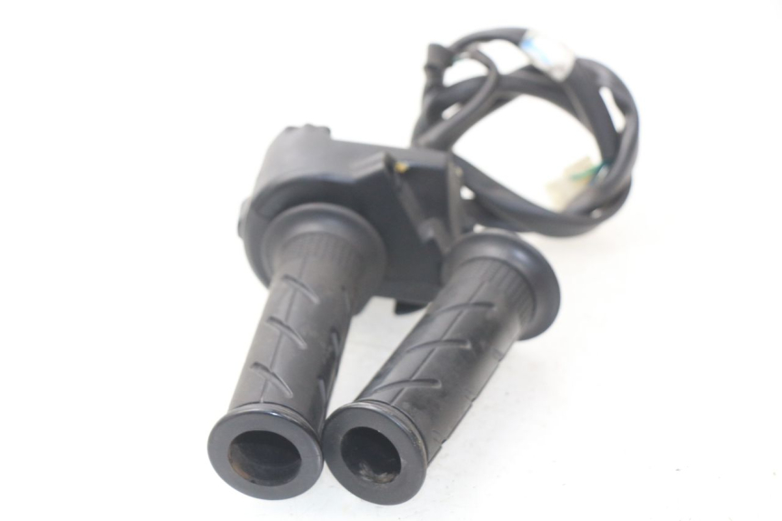 photo de RECHTS STUURSCHAKELAAR HONDA PCX (JF47) 125 (2012 - 2013) - Detail van het onderdeel