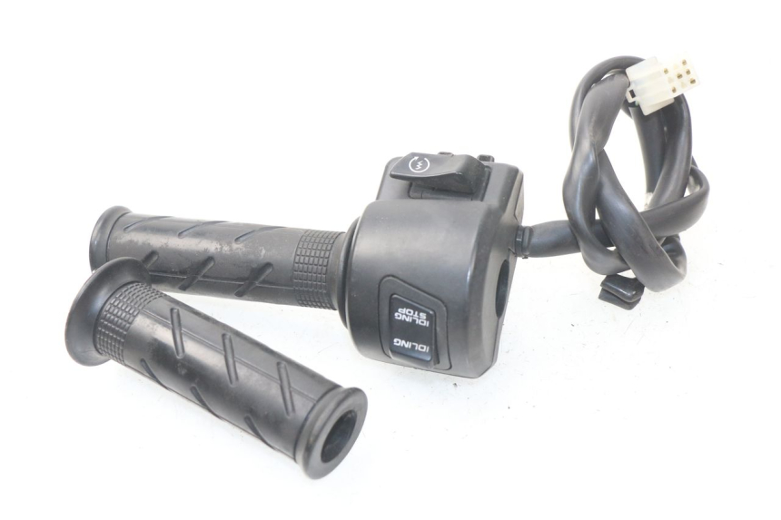 photo de RECHTS STUURSCHAKELAAR HONDA PCX (JF47) 125 (2012 - 2013) - Andere kijkhoek