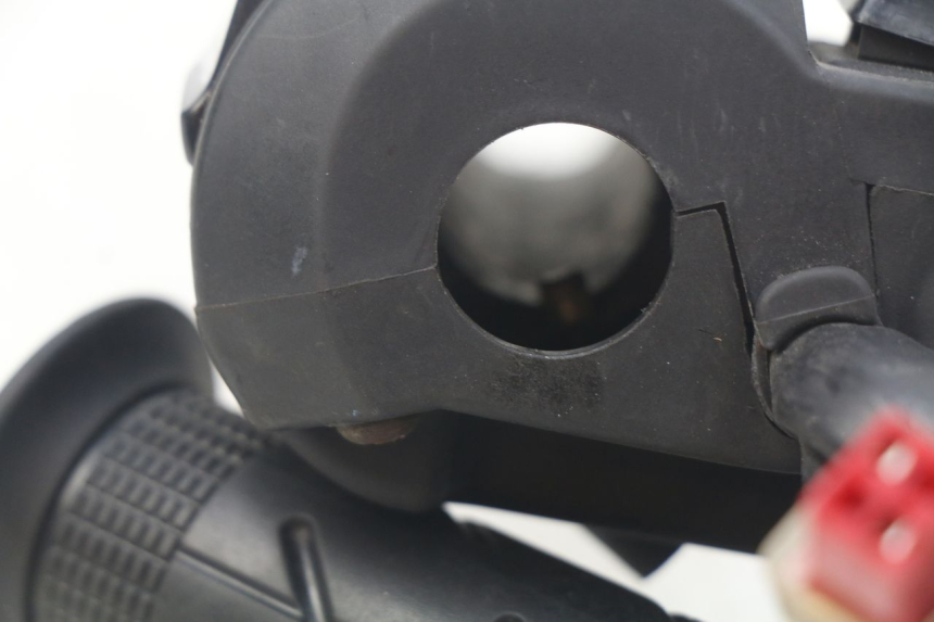 photo de RECHTER STUURSCHAKELAAR HONDA PCX (JF57/JF64) 125 (2014 - 2018) - Zoom op gebruiksstaat