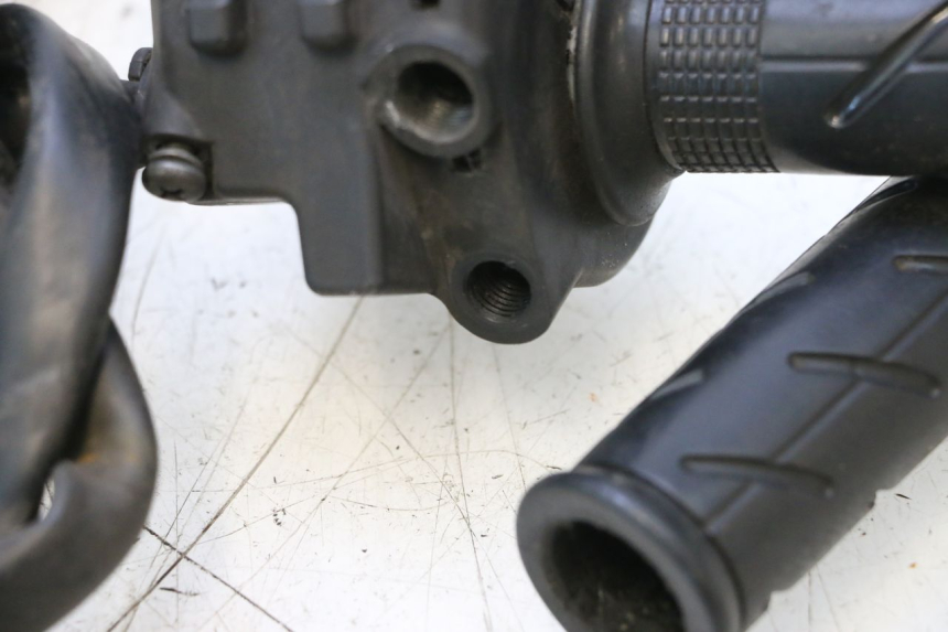 photo de RECHTER STUURSCHAKELAAR HONDA PCX (JF57/JF64) 125 (2014 - 2018) - Bevestigingspunten