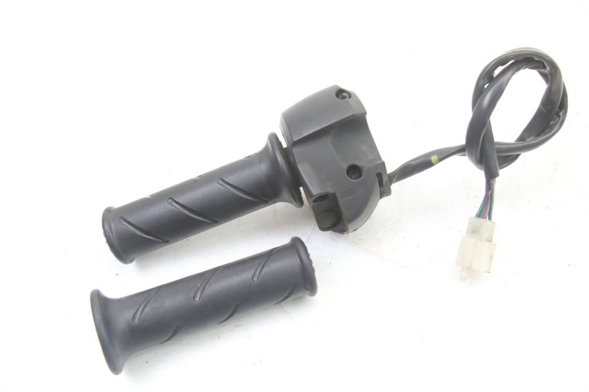 photo de RECHTS STUURSCHAKELAAR PEUGEOT CITYSTAR 125 (2011 - 2017) - Andere kijkhoek