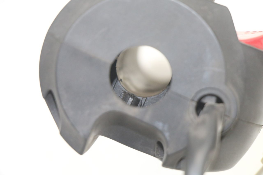 photo de RECHTS STUURSCHAKELAAR PEUGEOT CITYSTAR 125 (2011 - 2017) - Technische close-up