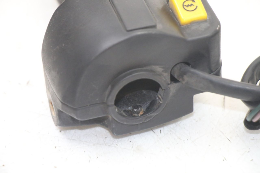 photo de RECHTER STUURSCHAKELAAR PEUGEOT KISBEE 2T 50 (2010 - 2017) - Technische close-up