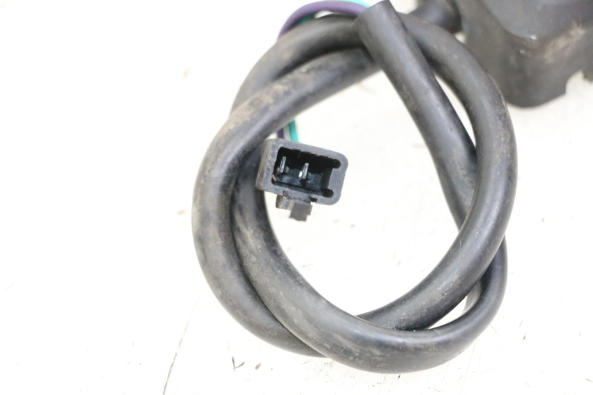 photo de RECHTER STUURSCHAKELAAR PEUGEOT KISBEE 4T 50 (2018 - 2022) - Zoom op gebruiksstaat