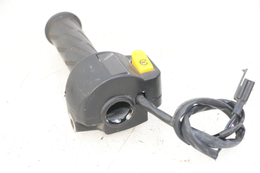 photo de RECHTS STUURSCHAKELAAR PEUGEOT VIVACITY 125 (2010 - 2017) - Technische close-up