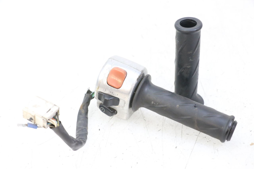 photo de RECHTER STUURSCHAKELAAR PIAGGIO BEVERLY 125 (1998 - 2005) - Hoofdaanzicht