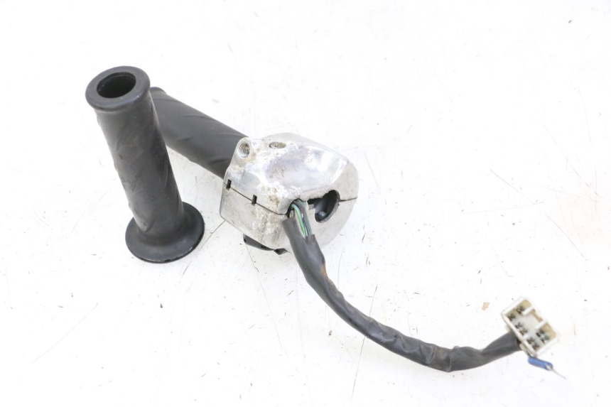 photo de RECHTER STUURSCHAKELAAR PIAGGIO BEVERLY 125 (1998 - 2005) - Zoom op gebruiksstaat