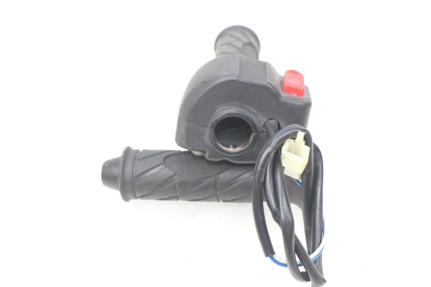 photo de RECHTER STUURSCHAKELAAR IMF INDUSTRIE PTIO 2 50 (2014 - 2017) - Zoom op gebruiksstaat