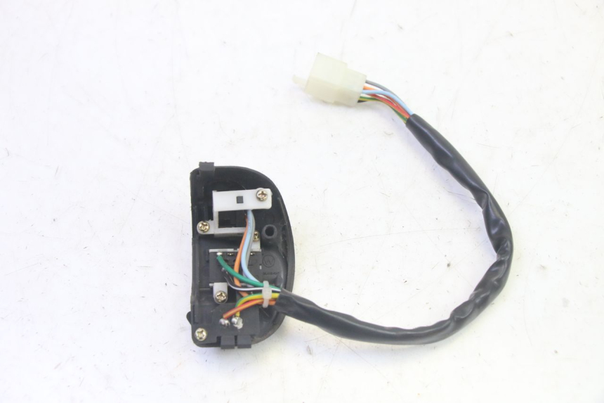 photo de RECHTER STUURSCHAKELAAR EFUN PUSA 1 - Technische close-up