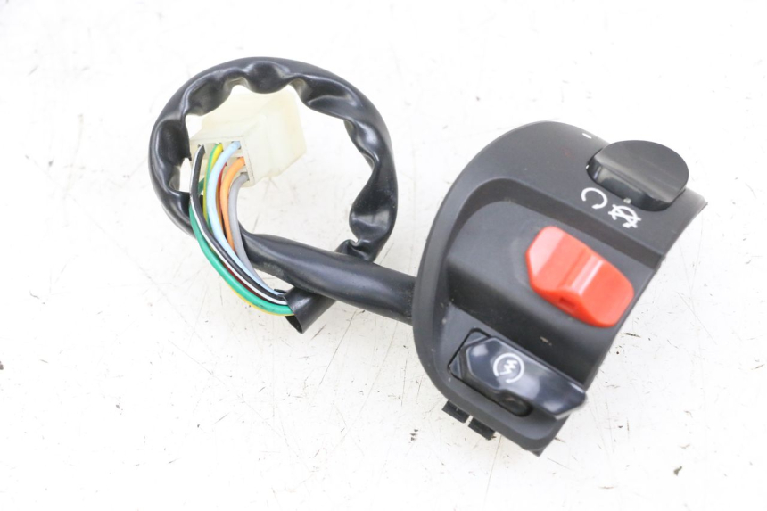 photo de RECHTER STUURSCHAKELAAR EFUN PUSA 1 - Hoofdaanzicht