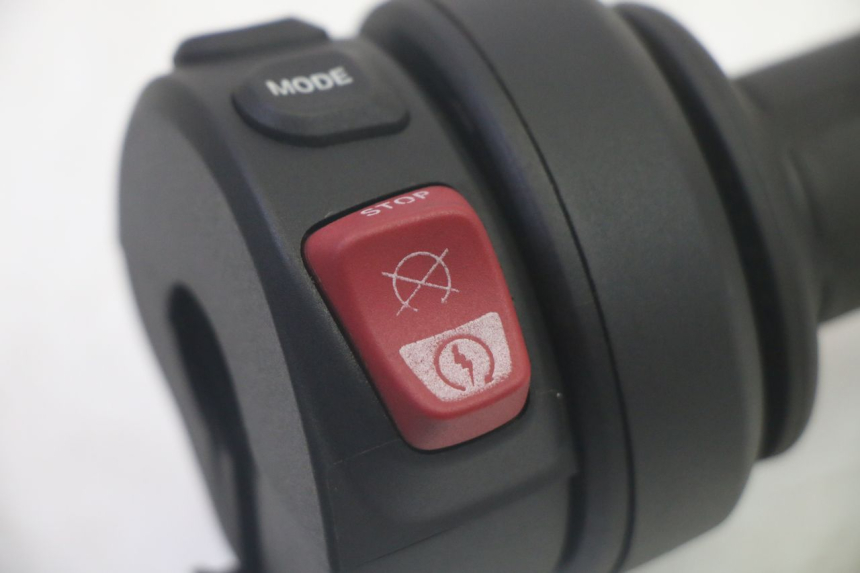 photo de RECHTER STUURSCHAKELAAR BMW R GS 1250 (2021 - 2024) - Technische close-up