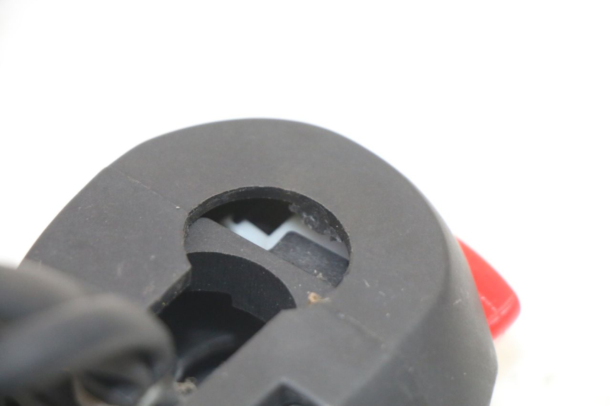 photo de RECHTER STUURSCHAKELAAR MAG POWER R-STREET 50 (2016 - 2025) - Bevestigingspunten