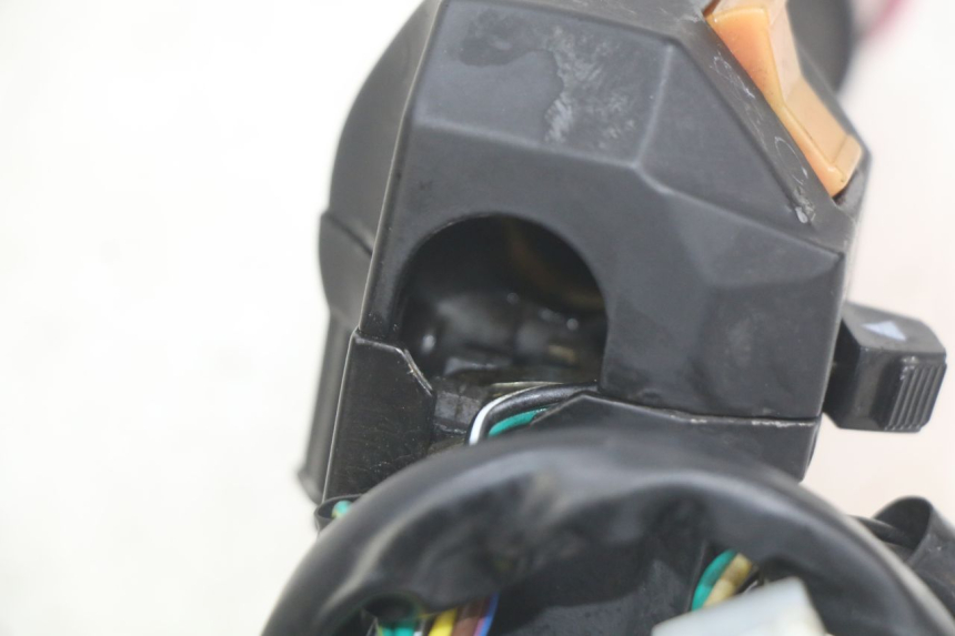 photo de RECHTS STUURSCHAKELAAR YAMASAKI ROADSTER 50 (2013 - 2018) - Detail van het onderdeel