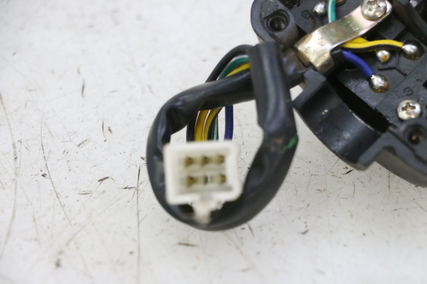 photo de RECHTER STUURSCHAKELAAR PGO RODOSHOW 2T 50 (2003 - 2007) - Technische close-up