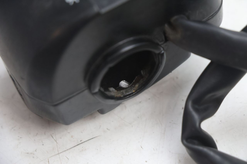 photo de RECHTER STUURSCHAKELAAR TNT MOTOR ROMA 10' 2T 50 (2011 - 2018) - Bevestigingspunten