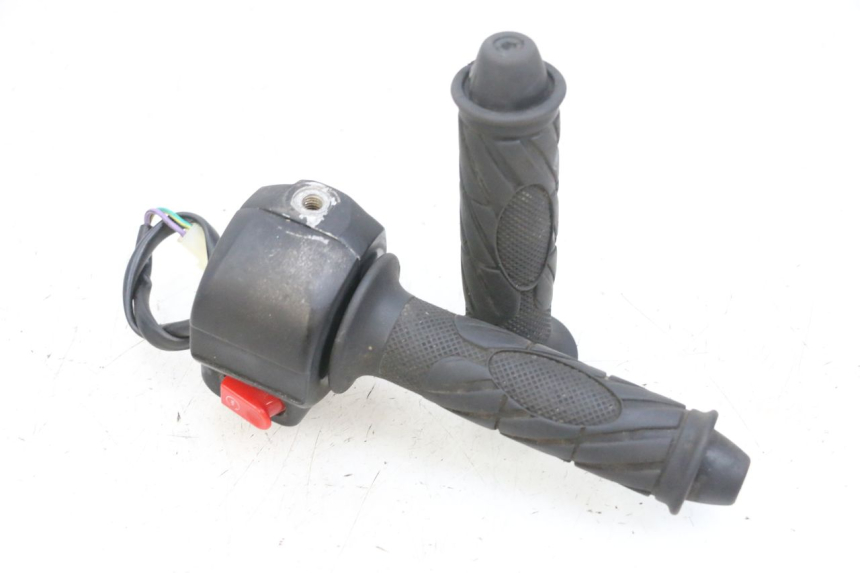 photo de RECHTER STUURSCHAKELAAR TNT MOTOR ROMA 10' 4T 50 (2019 - 2022) - Hoofdaanzicht