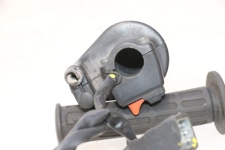 photo de RECHTS SCHAKELAAR MZ RT 125 (2000 - 2008) - Zoom op gebruiksstaat