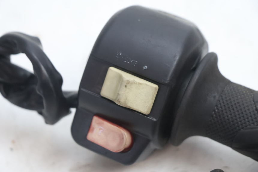 photo de RECHTER STUURSCHAKELAAR KEEWAY RY6 2T 50 (2011 - 2019) - Detail van het onderdeel