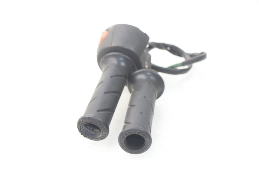 photo de RECHTER STUURSCHAKELAAR PEUGEOT SATELIS 300 (2012 - 2015) - Gecontroleerd onderdeel