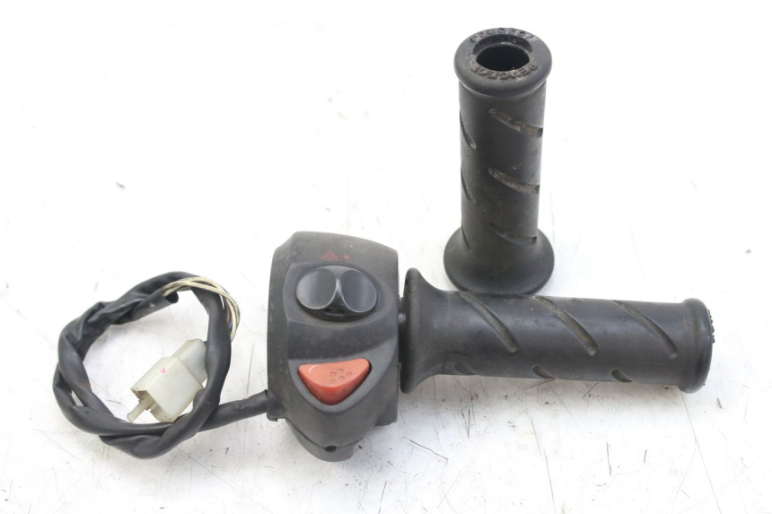 photo de RECHTER STUURSCHAKELAAR PEUGEOT SATELIS 125 (2010 - 2012) - Hoofdaanzicht