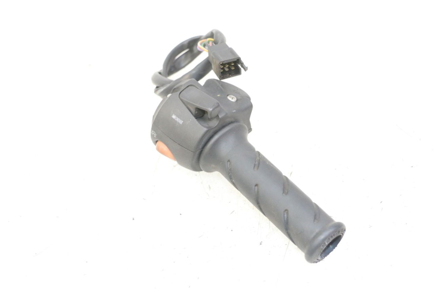 photo de RECHTER STUURSCHAKELAAR PEUGEOT SATELIS 125 (2013 - 2018) - Detail van het onderdeel