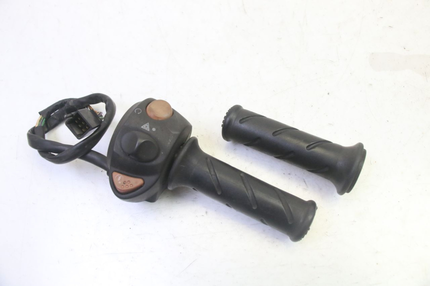 photo de RECHTER STUURSCHAKELAAR PEUGEOT SATELIS 125 (2013 - 2018) - Hoofdaanzicht