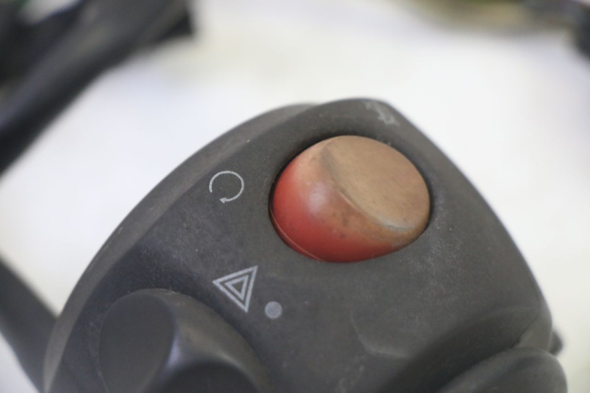 photo de RECHTER STUURSCHAKELAAR PEUGEOT SATELIS 125 (2013 - 2018) - Andere kijkhoek