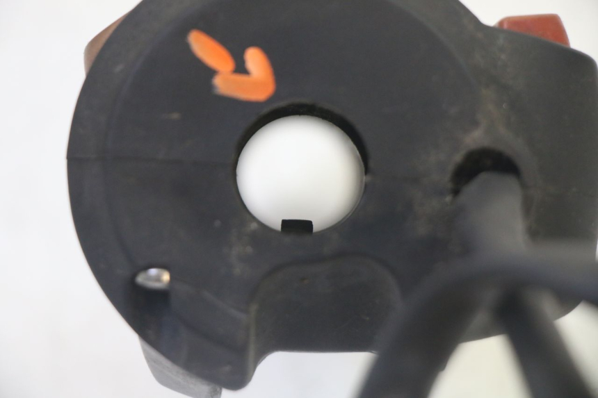 photo de RECHTER STUURSCHAKELAAR PEUGEOT SATELIS 125 (2013 - 2018) - Bevestigingspunten