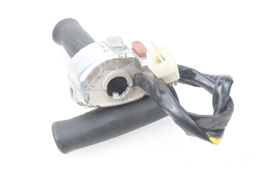 photo de RECHTER STUURSCHAKELAAR KYMCO SENTO 50 (2008 - 2013) - Andere kijkhoek