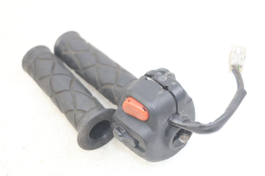 photo de RECHTS STUURSCHAKELAAR MBK SKYLINER 125 (1998 - 2001) - Zoom op gebruiksstaat