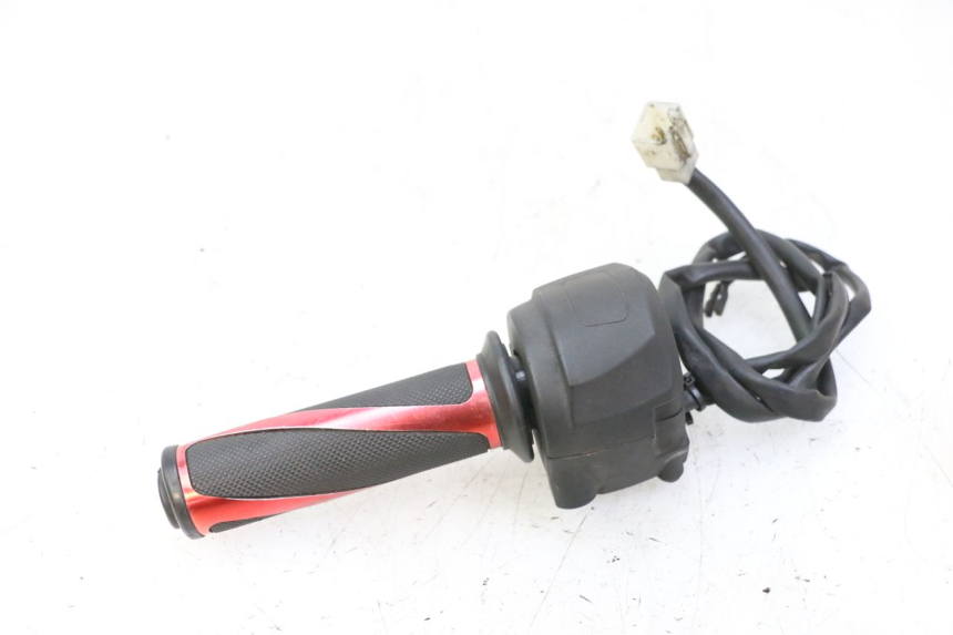 photo de RECHTS STUURSCHAKELAAR APRILIA SR R 2T LC 50 (2018 - 2021) - Bevestigingspunten