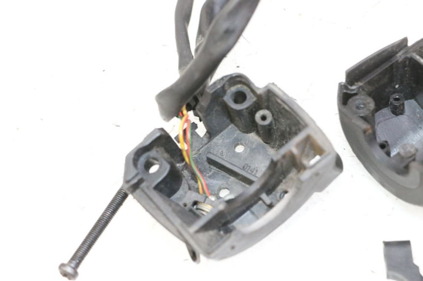 photo de RECHTS STUURSCHAKELAAR APRILIA SR R 2T LC 50 (2018 - 2021) - Markeringen en referenties