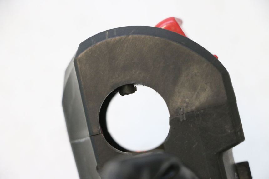photo de RECHTER SCHAKELAAR DUCATI SS IE DS CARENEE 1000 (2002 - 2006) - Detail van het onderdeel