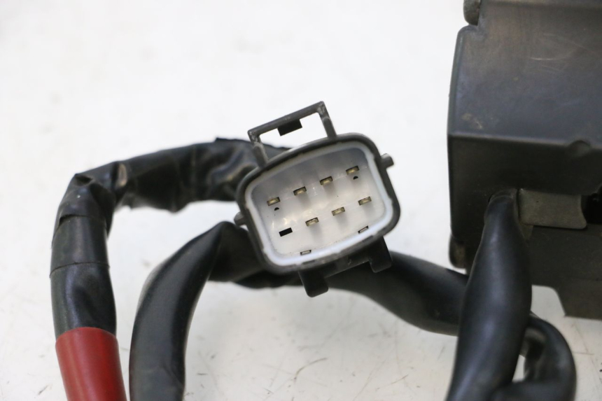 photo de RECHTER SCHAKELAAR DUCATI SS IE DS CARENEE 1000 (2002 - 2006) - Zoom op gebruiksstaat