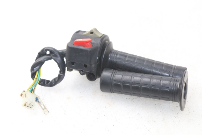 photo de RECHTS STUURSCHAKELAAR FYM STRADA 50 (2007 - 2014) - Detail van het onderdeel