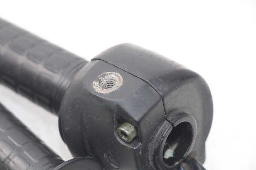 photo de RECHTS STUURSCHAKELAAR FYM STRADA 50 (2007 - 2014) - Andere kijkhoek