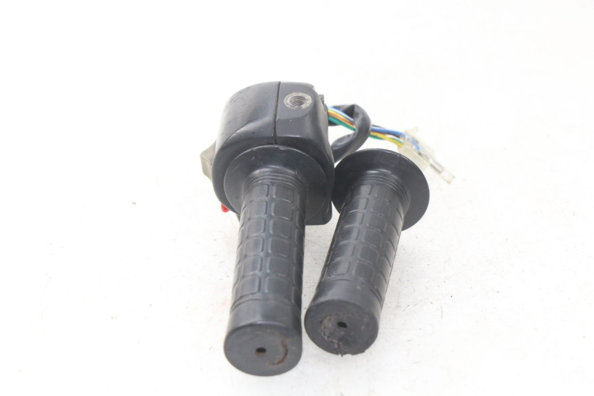 photo de RECHTS STUURSCHAKELAAR FYM STRADA 50 (2007 - 2014) - Overzicht