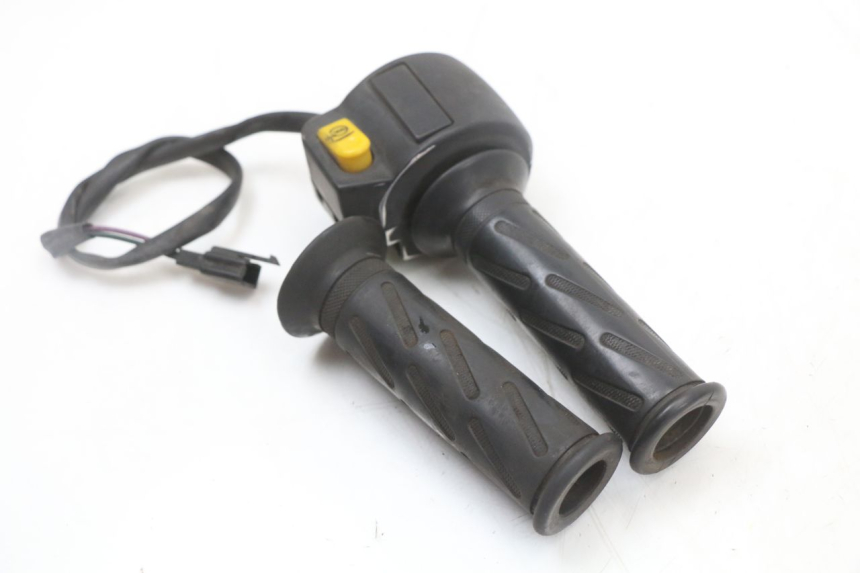 photo de RECHTER STUURSCHAKELAAR PEUGEOT STREETZONE 2T 50 (2014 - 2019) - Andere kijkhoek