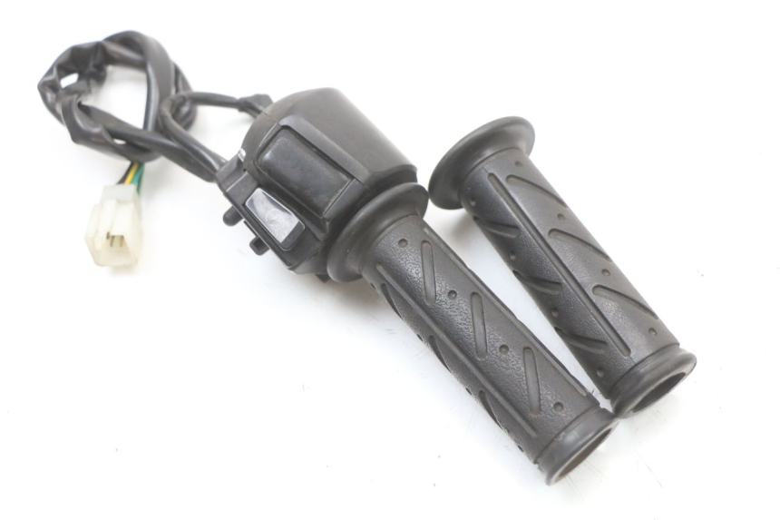 photo de RECHTER STUURSCHAKELAAR KYMCO SUPER 8 4T 50 (2021 - 2024) - Technische close-up