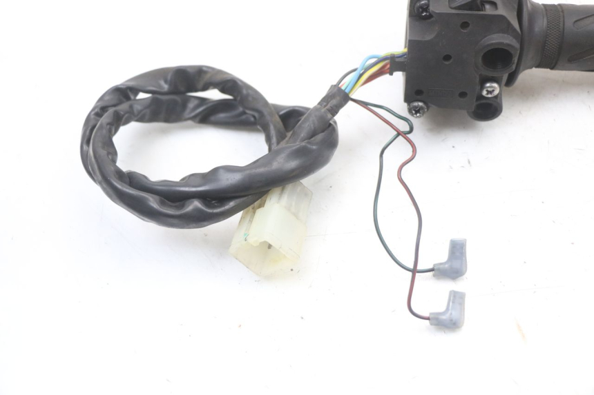 photo de RECHTER STUURSCHAKELAAR SUZUKI BURGMAN 125 (2018 - 2021) - Bevestigingspunten