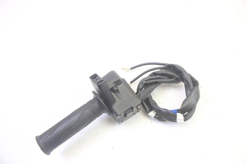 photo de RECHTS STUURSCHAKELAAR YAMAHA TRICITY 300 (2020 - 2024) - Technische close-up