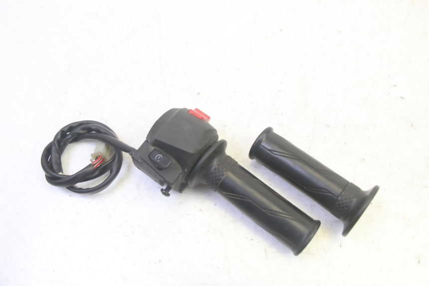 photo de RECHTS STUURSCHAKELAAR YAMAHA TZR 50 (2008 - 2016) - Hoofdaanzicht