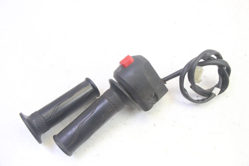 photo de RECHTS STUURSCHAKELAAR YAMAHA TZR 50 (2008 - 2016) - Technische close-up