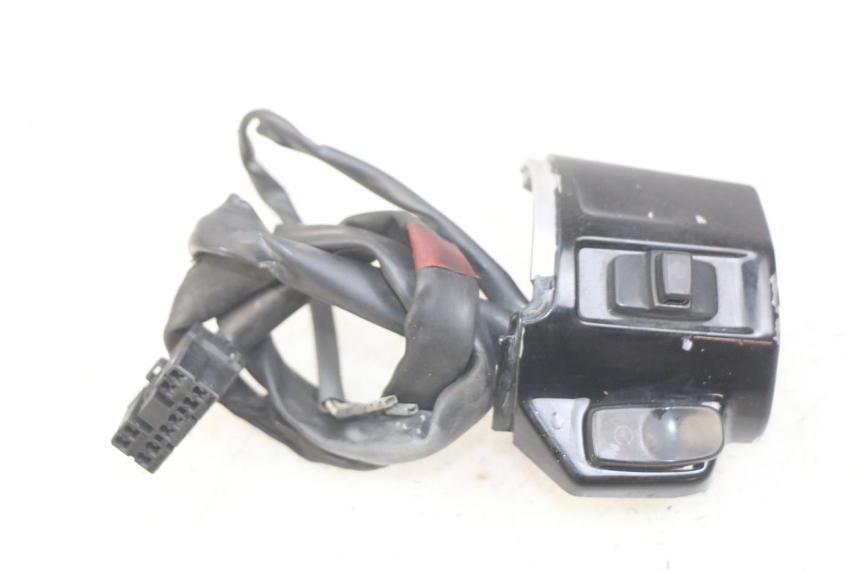 photo de RECHTS STUURSCHAKELAAR PIAGGIO VESPA SPRINT 2T 50 (2014 - 2018) - Hoofdaanzicht