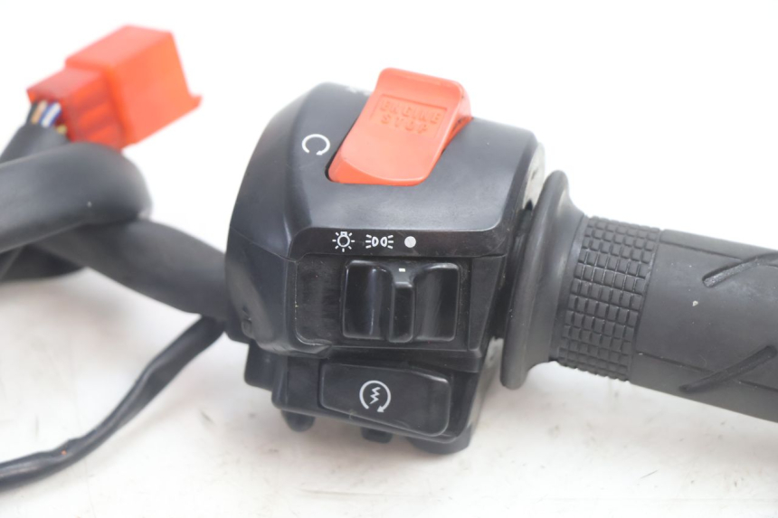 photo de RECHTS STUURSCHAKELAAR HONDA VFR FI RC46 800 (1998 - 2001) - Detail van het onderdeel