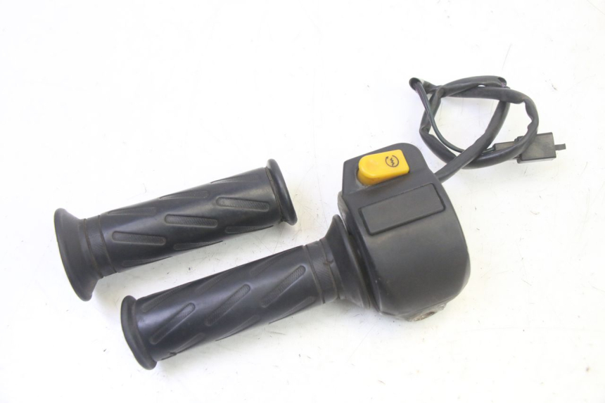 photo de RECHTER STUURSCHAKELAAR PEUGEOT VIVACITY NEW 2T 50 (2008 - 2017) - Zoom op gebruiksstaat