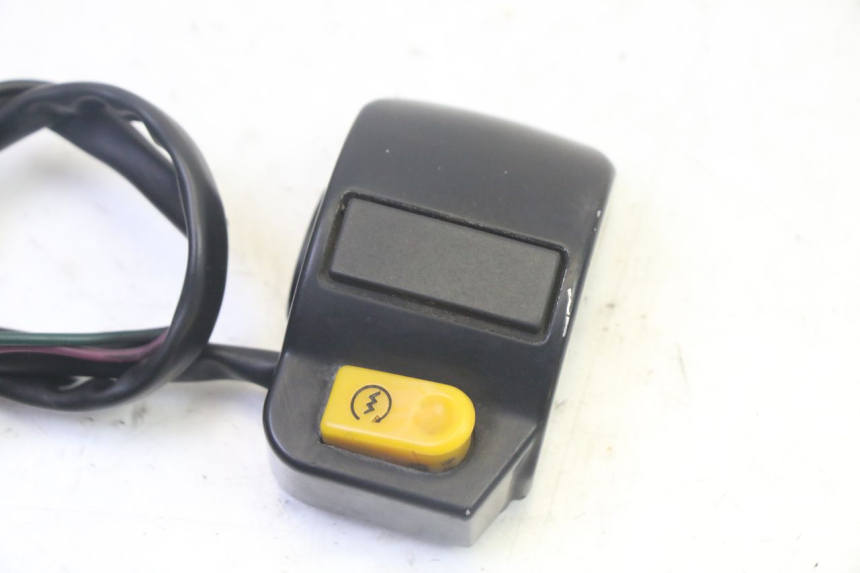 photo de RECHTER STUURSCHAKELAAR PEUGEOT VIVACITY NEW 4T 50 (2008 - 2017) - Detail van het onderdeel